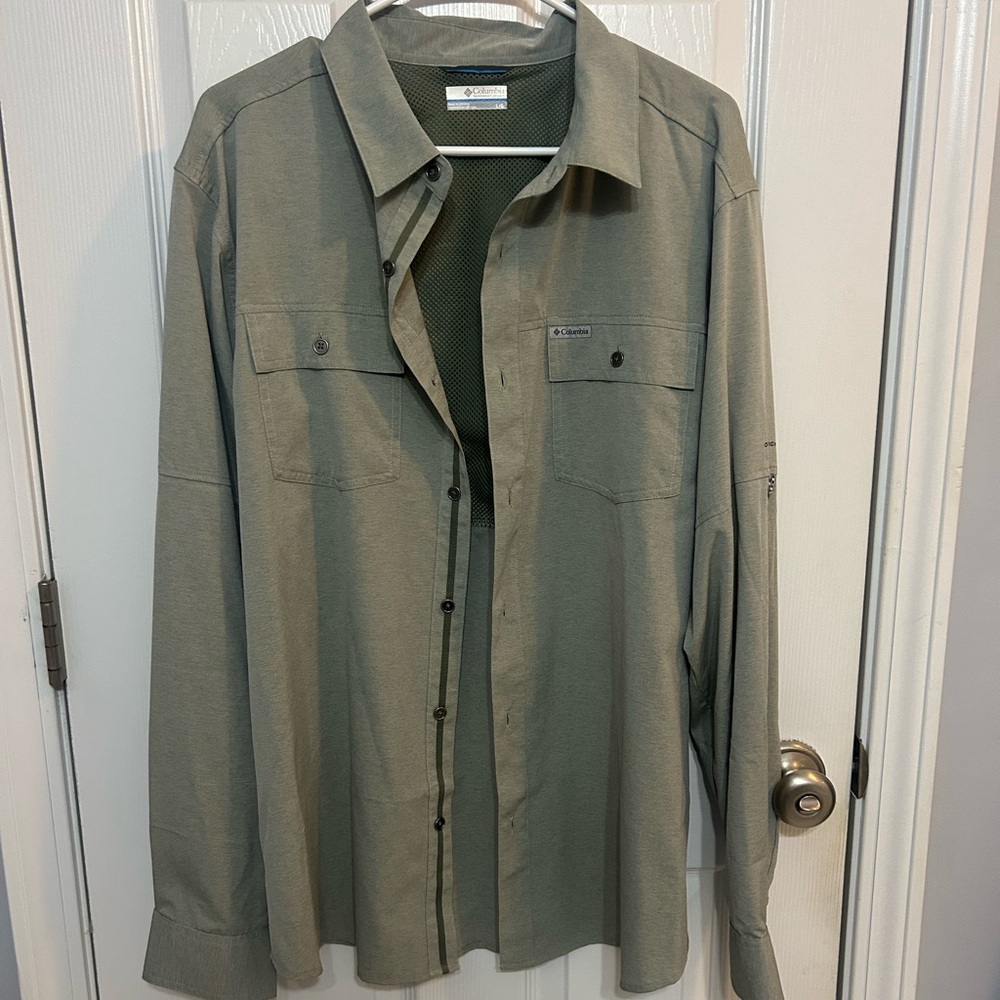 Columbia Sage Green Casual Shirt